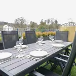 Bank Chambers In With Hot Tub And Access *