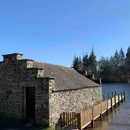 Bank Chambers In With Hot Tub And Access *