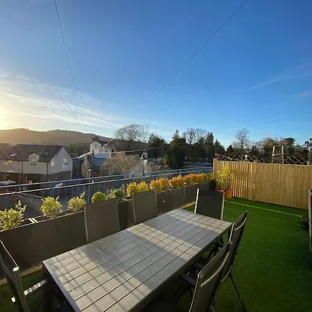 Bank Chambers In With Hot Tub And Access *