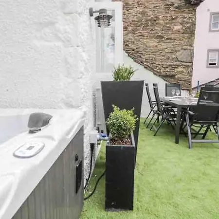 Apartment Bank Chambers In Centre With Hot Tub And Parking Bowness-on-Windermere