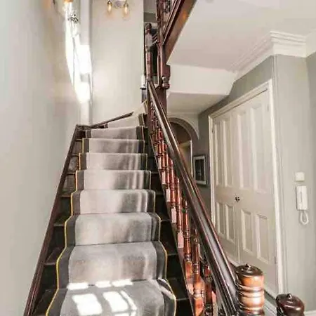 Bank Chambers In With Hot Tub And Access Appartement *