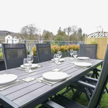 Bank Chambers In With Hot Tub And Access *