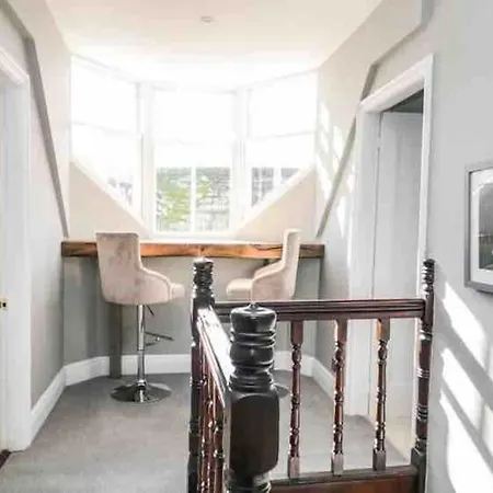 Apartment Bank Chambers In With Hot Tub And Access Bowness-on-Windermere