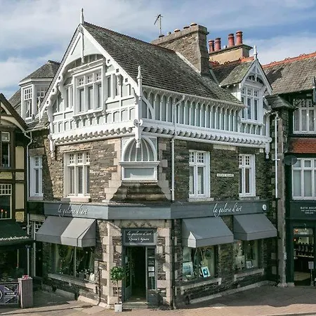 Apartment Bank Chambers In Centre With Hot Tub And Parking